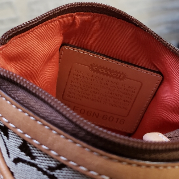 Coach Signature Canvas Crossbody - Picture 5 of 8